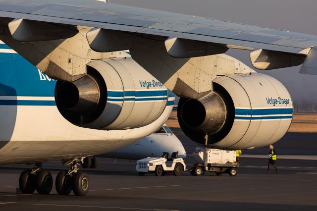 Antonov An-12 (RA-82044)