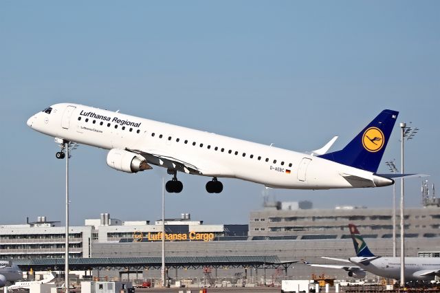 Embraer ERJ-190 (D-AEBC)