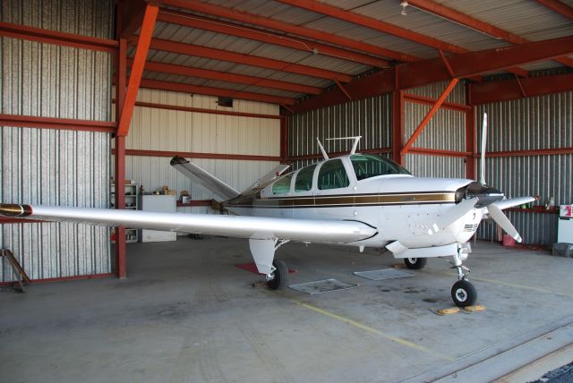 Beechcraft 35 Bonanza (N110CC)