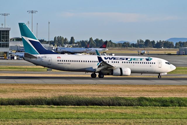 Boeing 737-800 (C-GRTB)
