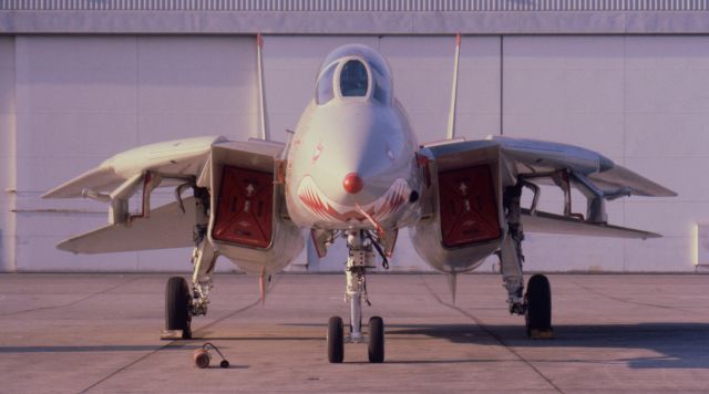— — - F-14 Tomcat NAS Miramar OCT 1980
