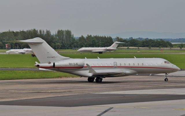 Bombardier Global 5000 (9H-VJE) - 9h-vje at shannon 11/6/15.