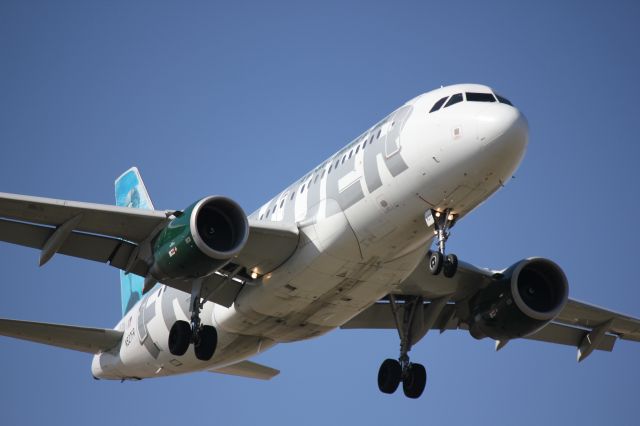 Airbus A319 (N927FR)