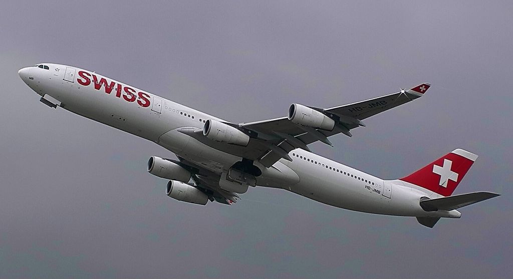 Airbus A340-300 (HB-JMB)