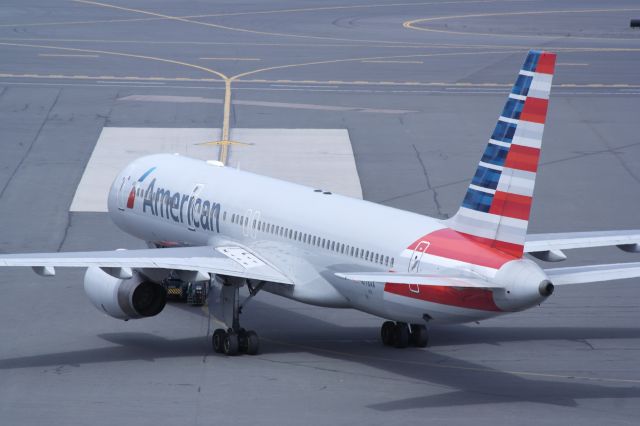 Boeing 757-200 (N178AA)