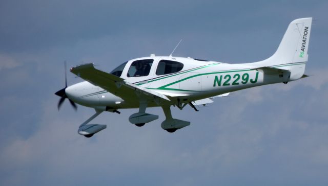 Cirrus SR-20 (N229J) - On final is this 2018 Cirrus SR20 in the Spring of 2019.