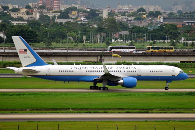 Boeing 757-200 (AWE80001)