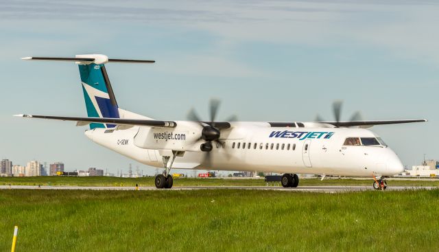 de Havilland Dash 8-400 (C-GENK)