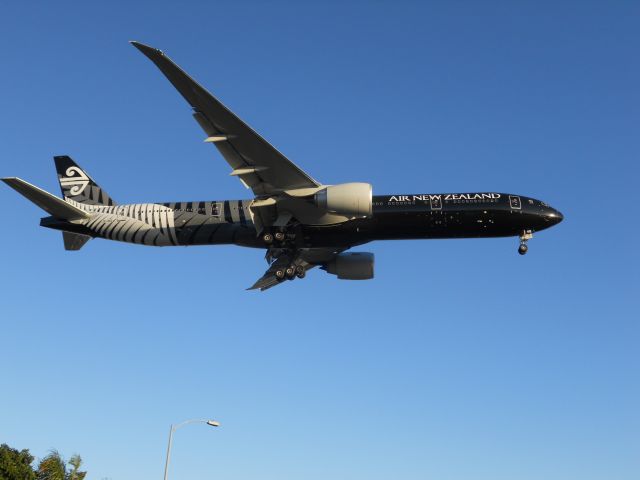 BOEING 777-300ER (ZK-OKQ) - The ALL BLACKS livery of Air New Zealand lands at KLAX.