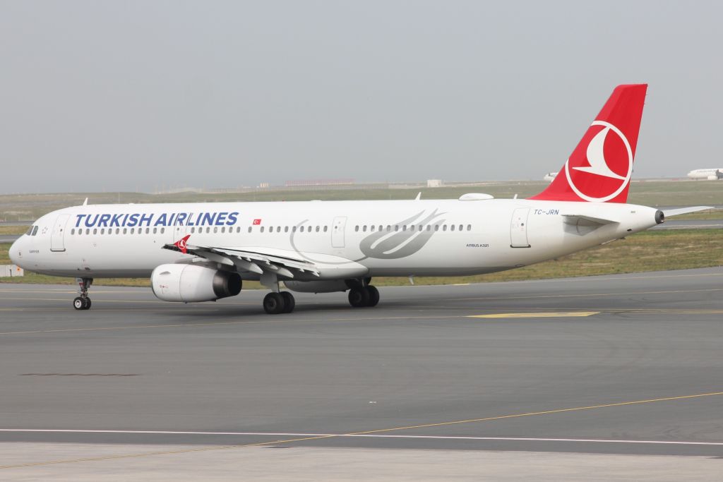 Airbus A321 (TC-JRN)