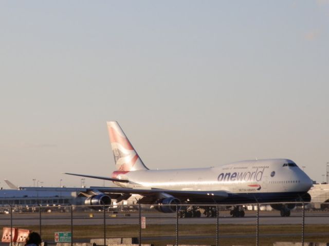 Boeing 747-400 (G-BNLI)
