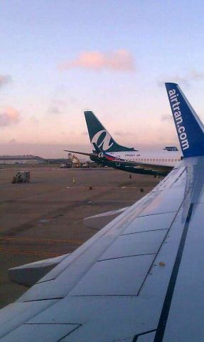 Boeing 737-700 (N313AT)