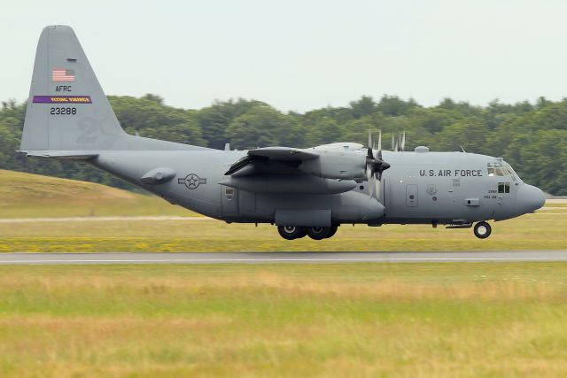 Lockheed C-130 Hercules (92-3288) - 'Viking 88' landing on 16. The 'Flying Vikings' of the 934th Airlift Wing at Minneapolis-St Paul Joint Air Reserve Station, MN