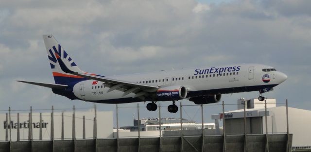 TC-SNU — - A SunExpress Boeing 737-8HC landing at Schiphol.