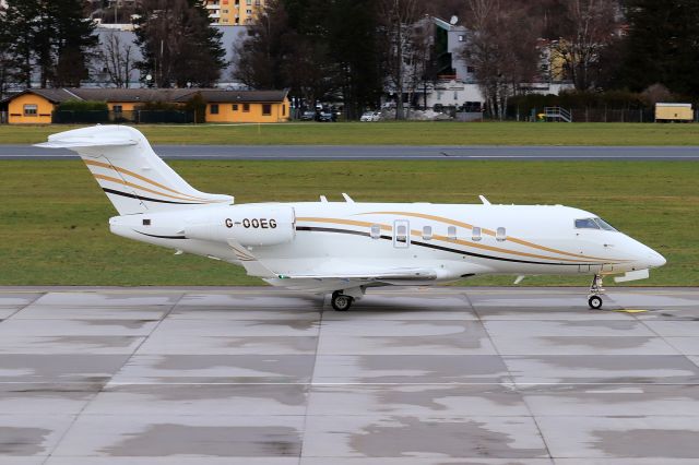 Canadair Challenger 350 (G-OOEG)