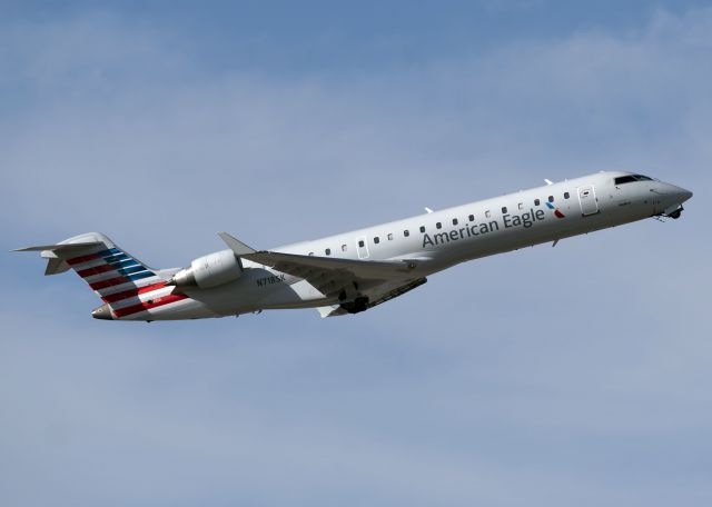 Canadair Regional Jet CRJ-700 (N718SK)