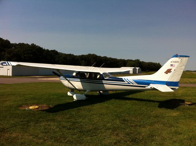 Cessna Skyhawk (N758XE)