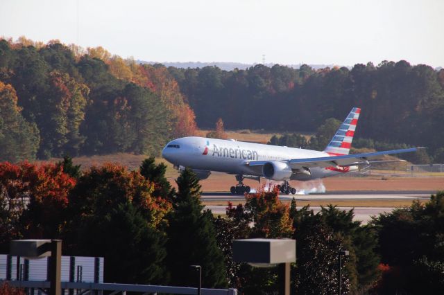 Boeing 777-200 (AAL173)