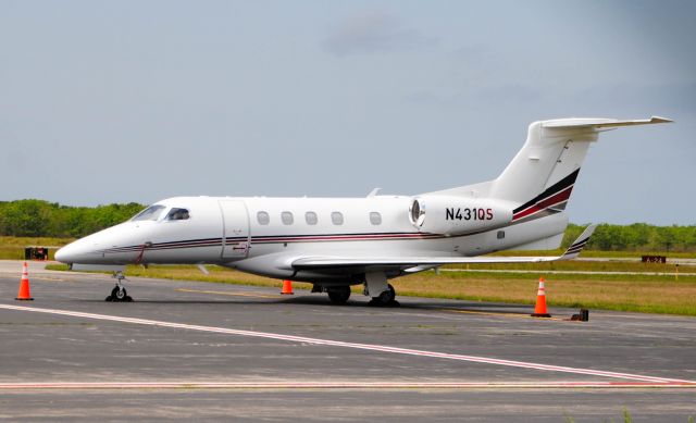 Embraer Phenom 300 (N431QS)