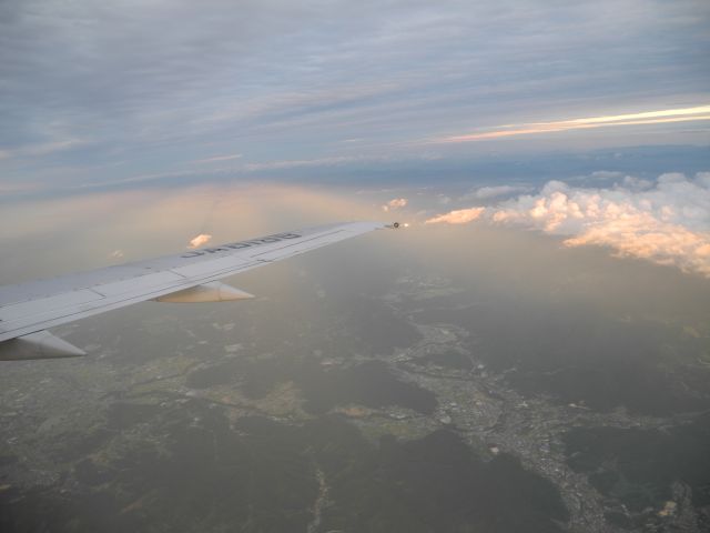 Boeing 737-700 (JA8196) - This picture of flew over the Nara Prefecture Japan.br /18.Sep.2014 RJFK -> RJOO ANA550