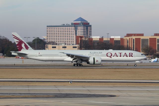 BOEING 777-300ER (A7-BEV)