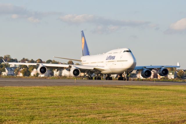 Boeing 747-400 (D-ABVZ) - Lufthansa German Airlines - Niedersachsen !