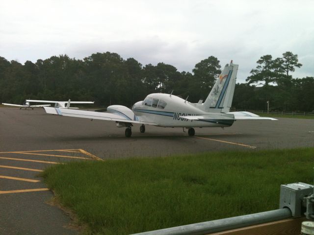 Piper Apache (N6817Y)