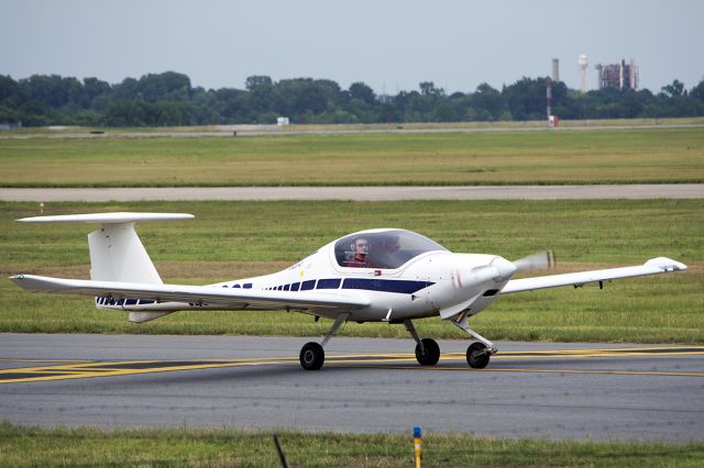 Diamond DA-20 (N899CT) - July 2013