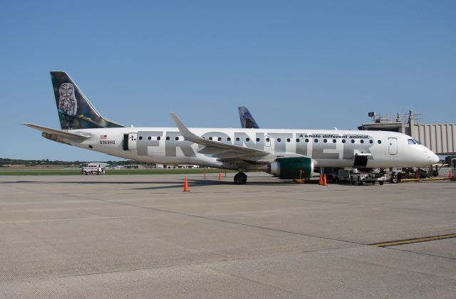 Embraer ERJ-190 (N169HQ)