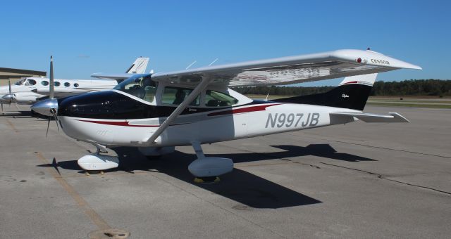 Cessna Skylane RG (N997JB) - A Cessna 182R Skylane on the Pryor Regional Airport ramp in Decatur, AL - October 18, 2019.