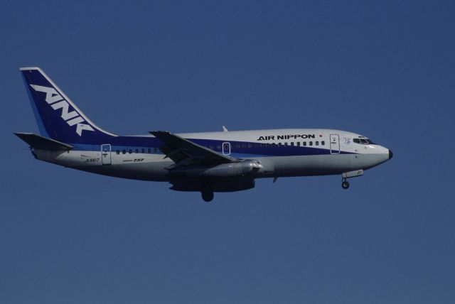 Boeing 737-200 (JA8417) - Final Approach to Tokyo-Haneda Intl Airport Rwy16L on 1999/08/31