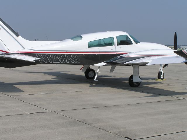 Cessna 310 (N129AS)