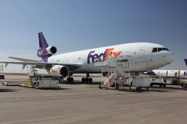 McDonnell Douglas DC-10 (N320FE) - Note additional landing gear under the fuselage.