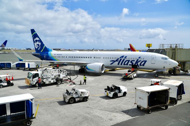 Boeing 737 MAX 9 (N926AK)