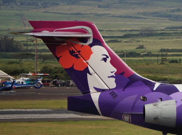 Boeing 717-200 (N476HA)