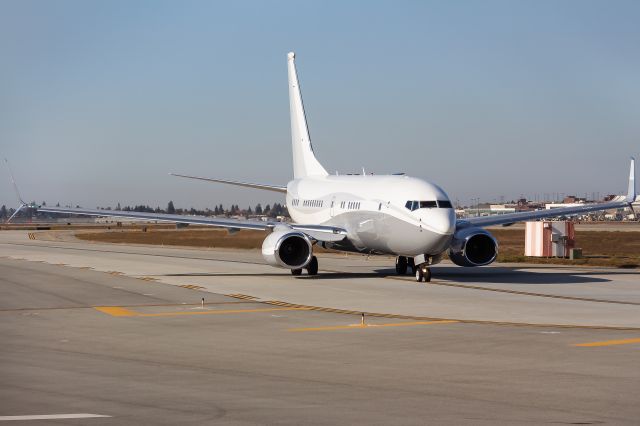 Boeing 737-700 (N1TS)