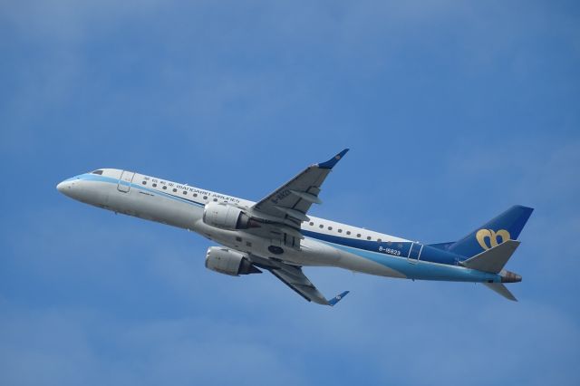 Embraer ERJ-190 (B-16823)