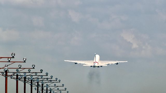 Airbus A380-800 (A6-EDN)