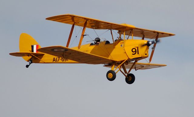 OGMA Tiger Moth (VH-UVZ)