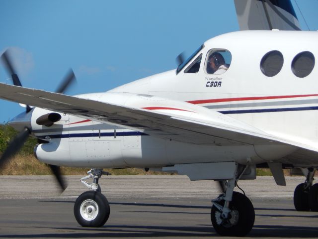 Beechcraft King Air 90 (YV-3150) - Aeropuerto Internacional General José Antonio Anzoátegui