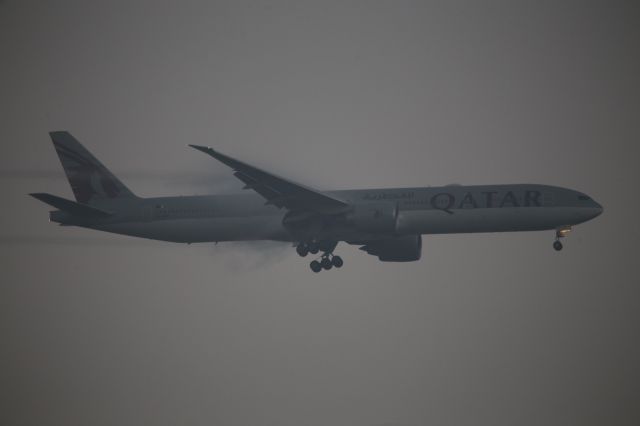 BOEING 777-300ER (A7-BAP)