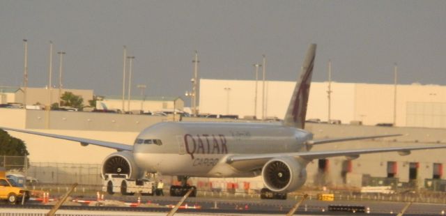 BOEING 777-200LR (A7-BFM)