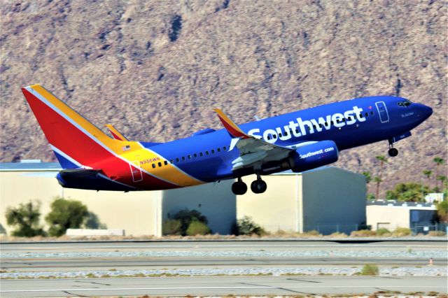 Boeing 737-700 (N956WN)