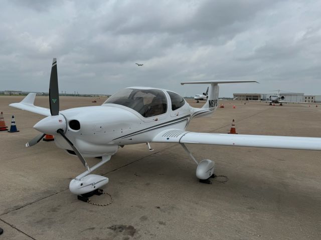 Diamond Star (N624PS)