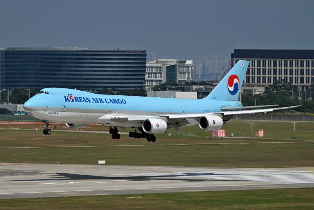 BOEING 747-8 (HL7610)