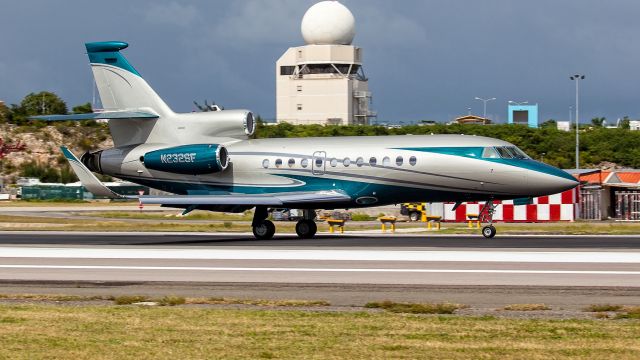 Dassault Falcon 900 (N232SF)