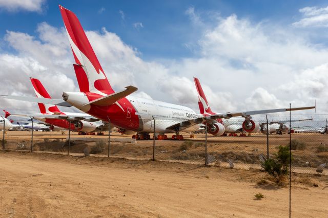 Airbus A380-800 (VH-OQL)