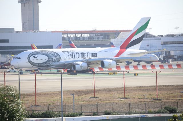Airbus A380-800 (A6-EVK)