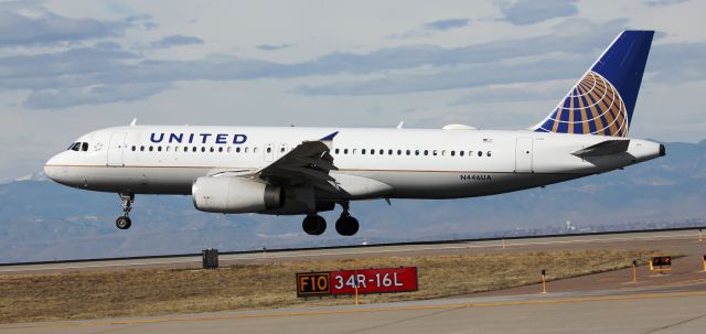 Airbus A320 (N446UA) - Landing on 16L.