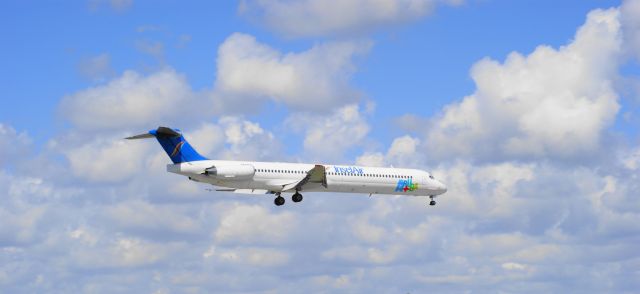 McDonnell Douglas MD-82 (PJ-MDD)